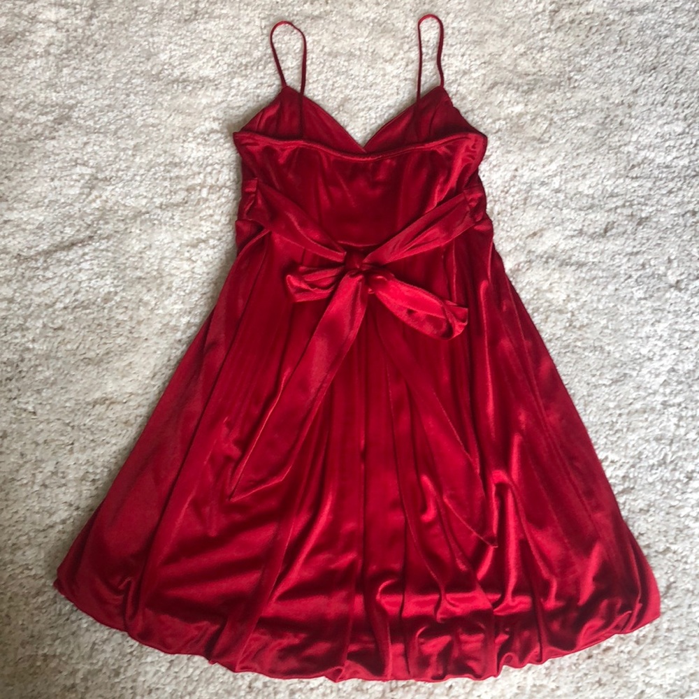 Red dress 🔥💃🏼 - Picture 4 of 7